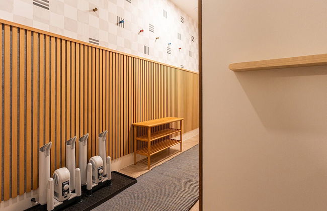 Tally Ho By Revelstoke Vacations - Photo 15