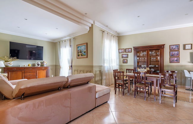 Villa Simone Vacation Villa With Wifi - Photo 14