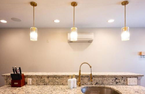 Luxury Federal Hill Home with Rooftop & 4 Parking Spots - Foto 42