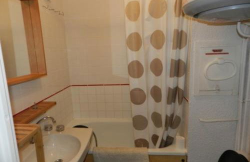 Studio cabine à 100m des pistes - Balcon - Casier à skis - FR-1-557A-6 - Foto 6