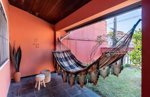 Itanhaém Casa ampla com piscina e churrasqueira a 300m da praia - Foto 7