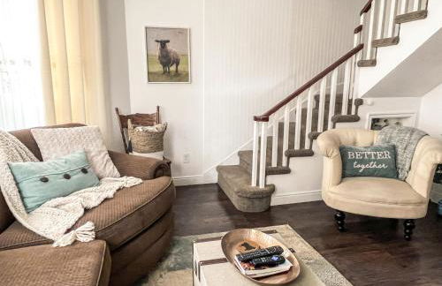 The Jailer's Cottage * Entire Home * Sleeps 12 - Foto 4