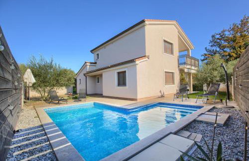 Family-Friendly Villa Amorea with Pool in Nature - Foto 1