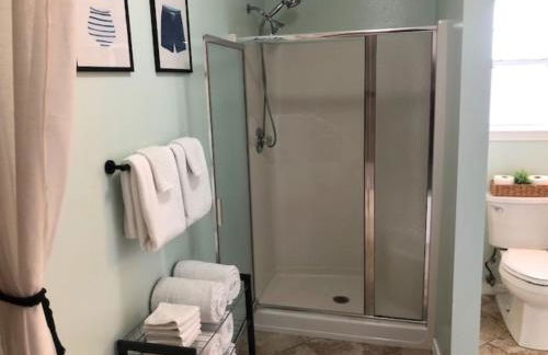 Beautiful Pet Friendly Home! Tropical Pool, Optional Golf Cart & Pool Heat, Minutes to Beach - Foto 25