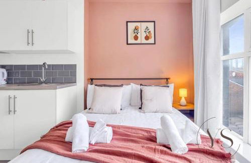 Modern 1A Longton Studio Near Alton Towers with Free Wi-Fi & Kitchenette - Foto 6