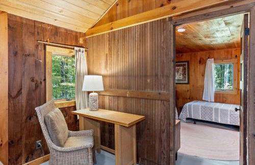 Charming Cabin in the Trees for a Getaway near Hanover, New Hampshire - Foto 9