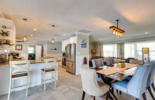 Pool and Screened-In Patio Tropical Florida Abode - Foto 7