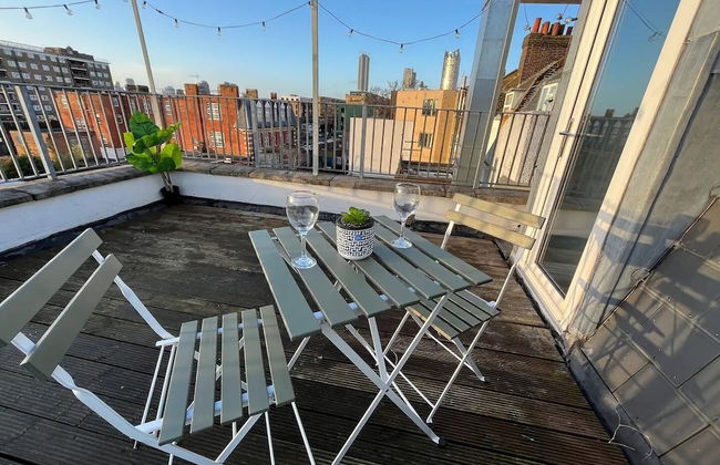 Modern with Stylish Terrace - Foto 8