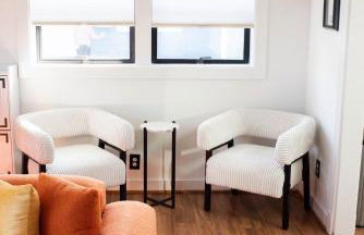 Entire house New Reno w AC Pet friendly gated back - Foto 2