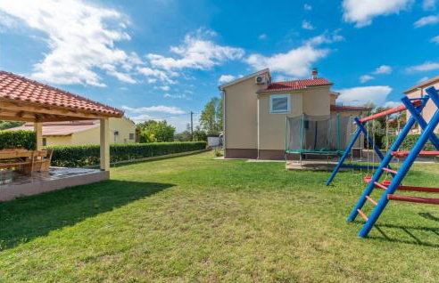 Four-Bedroom Holiday Home In Pristeg - Photo 9