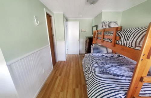 Pillsbury Point Cottage on West Lake Okoboji - Photo 17