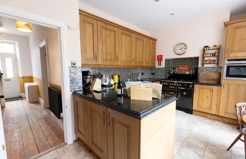 CLIFTON BANK - Characterful & Cosy Home in Buxton, Peak District - Photo 26