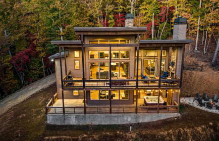 Honeysuckle Chalet - Luxe Mountain Chalet - Hot Tub, Wi-Fi, Pool Table, Party Deck, Fire Pit - 15 mins to Blue Ridge! - Foto 73