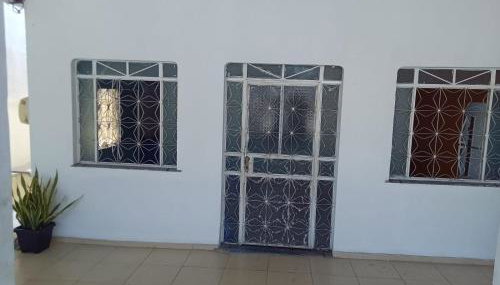 Casa com 3 quartos e varanda - Foto 1