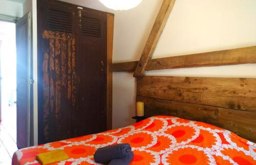 "La Case" - Magnifique ferme rénovée au cœur de la nature - Piscine privée sans vis-à-vis - Vue dégagée - Jardin - Stationnements gratuits devant la propriété - Belles prestations - Foto 71