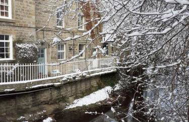 Characterful 2 bed cottage in excellent location - Photo 34