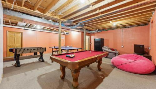 Dog-friendly 6-acre 5BR 3BA home, game room, deck, Wisconsin Dells 10min - Foto 4, Game Room