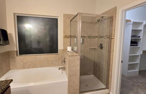 Modern Spacious Home Near the medical center, NRG, Downtown and UHD - Photo 49