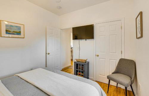 Walk to Beach Keansburg Home with Patio and Fire Pit! - Foto 10