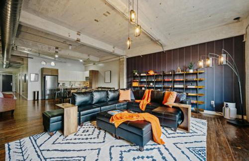 Luxury Downtown Dallas Retreat with Parking, Pool, Gym - Foto 33