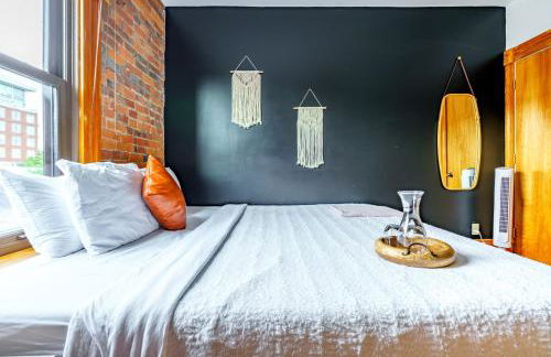 Jungle House Columbus Downtown Free Parking Sleeps 8 - Walk to Convention Center & Nationwide Arena - 1BR Short North Luxury Home - Over 5,800 Five Star Stays - Foto 42