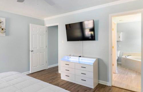 King Bed_Cozy Urban Retreat-Central Memphis - Foto 16