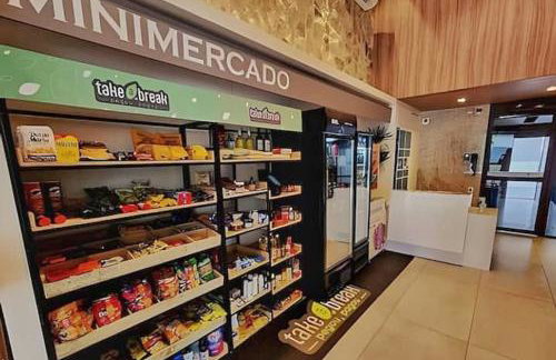 Flat Luxo com Coworking, Academia e Rooftop - WiFi 1Gb - Beira Mar 4 min - Foto 21