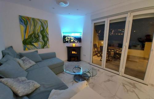 NIDO DEL AMOR deluxe 1a linéa Terraza Indoorpool Wifi Aire Netflix 10 metros a Cala del Pino - Foto 19