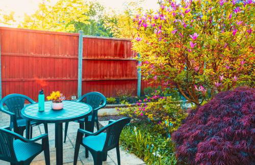 Spacious White House with parking, garden, Wi-Fi - Photo 7