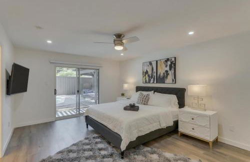 Luxury Home with 5 Bedrooms and Private Pool - Foto 27