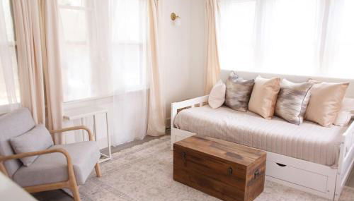 The Tiny House 2KingBds Quaint Retreat OR Campus - Foto 3