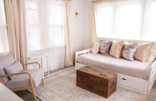 The Tiny House 2KingBds Quaint Retreat OR Campus - Foto 3