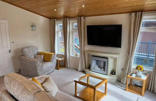 Mandarin Lodge with Hot Tub - Foto 8