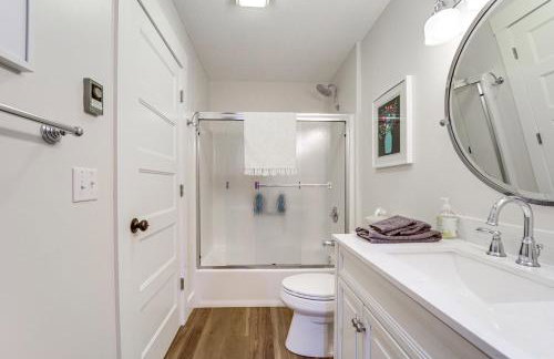 Scenic Cottage with Private Dock on Torch Lake - Foto 17