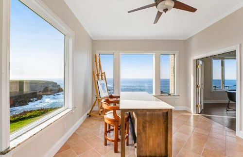 Oceantfront Estate with Luxury Kitchen & Game Room - Photo 8