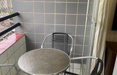 Apto com localização privilegiada e piscina - Charmoso e completo - Foto 14