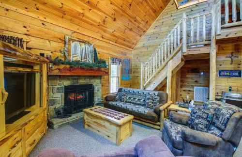 Sevierville Cabin with Wraparound Deck and Lake Access - Foto 4