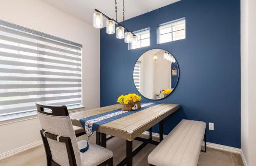 Entire Home 3BR Hidden Gem Getaway with Level 2 EV Charger, Central Location - Foto 36