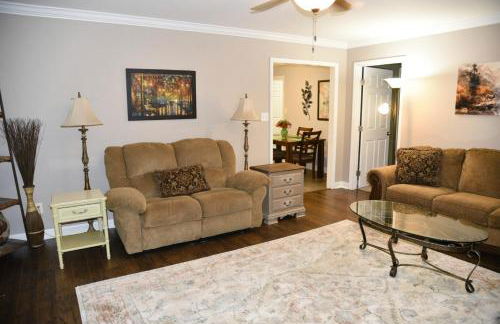 Grandys Place, Home in Hartselle, walk to Stadium, near downtown, King bed - Foto 6