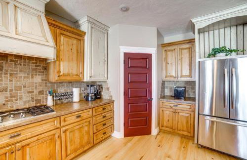 Rigby Gem with Hot Tub Theater Game Room Grill - Foto 28