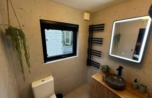 Acorn Lodge Luxury Retreat In a Stunning Oasis With Hot Tub - Pass the Keys - Foto 27