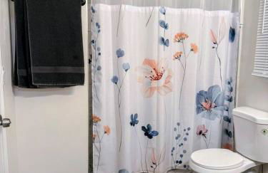 Modern 5BR with Full Kitchen, Game Room, Fenced Yard and BBQ Grill - Foto 68