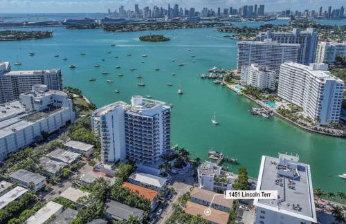 Lux Designer Apt 2BR and 2BA in the Heart of MIA Beach - Foto 1