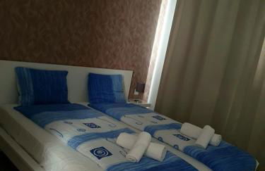 Luxury beachfront apartment with pool, sauna, fitness and gym in province Malaga, Andalusia - Photo 17