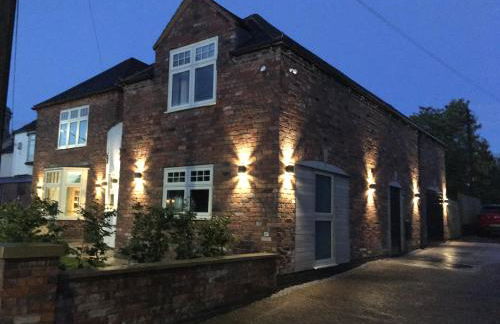 The Old Coach House - Photo 1