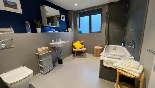 River Vista Retreat - Luxury duplex Apt - Views - Parking - Cycle storage - Spa access option - Foto 3