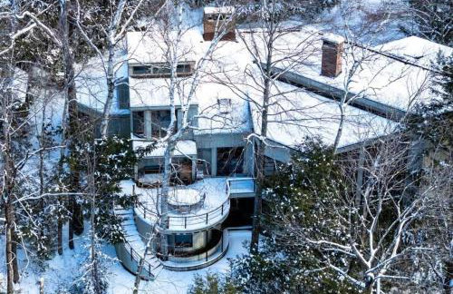 Steps to the Ellis River - Luxe, Hot Tub, Game Room - Foto 1