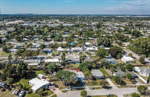 Totally Renovated Near Beach - Photo 28