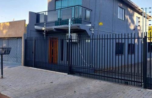 Stúdio andar superior, próximo ao hotel Rafain Palace - Foto 4