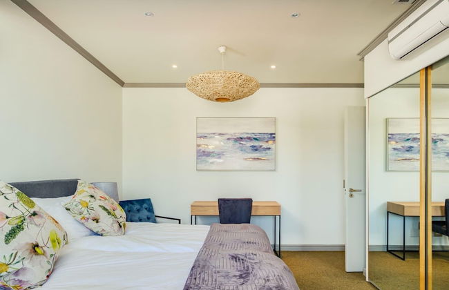 Contemporary Apartment Close to the Radisson Majolica - Photo 9